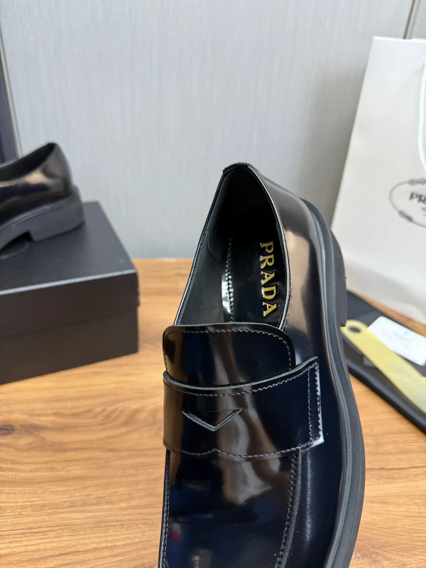 Men's shoes 💰840💰 [PRADA] New models synchronized with the official website, high-quality shipments ✔️Hot-sellers🔥 Original cowhide. Open edge beaded cowhide + cowhide lining, 1🆚1 replica, original lightweight foam outsole, 38-45 (men's 38.45 custom-made, non-refundable)